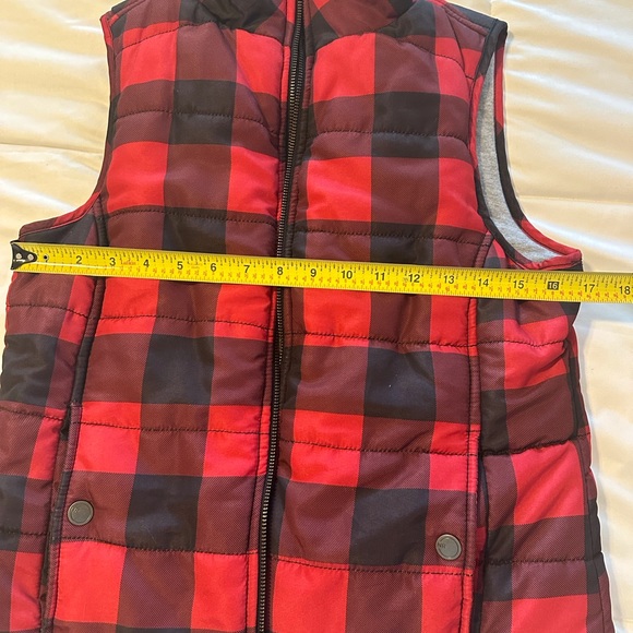 Natural Reflections Women’s Red/Black Checkered Puffer vest Size S/P - Picture 9 of 9